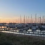 4us: A Cosy Glamour On The Sea 4you! *