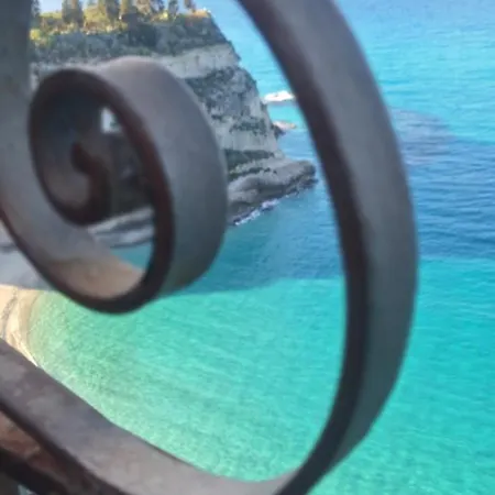 Διαμέρισμα 4us: A Cosy Glamour On The Sea 4you! Vibo Valentia Marina